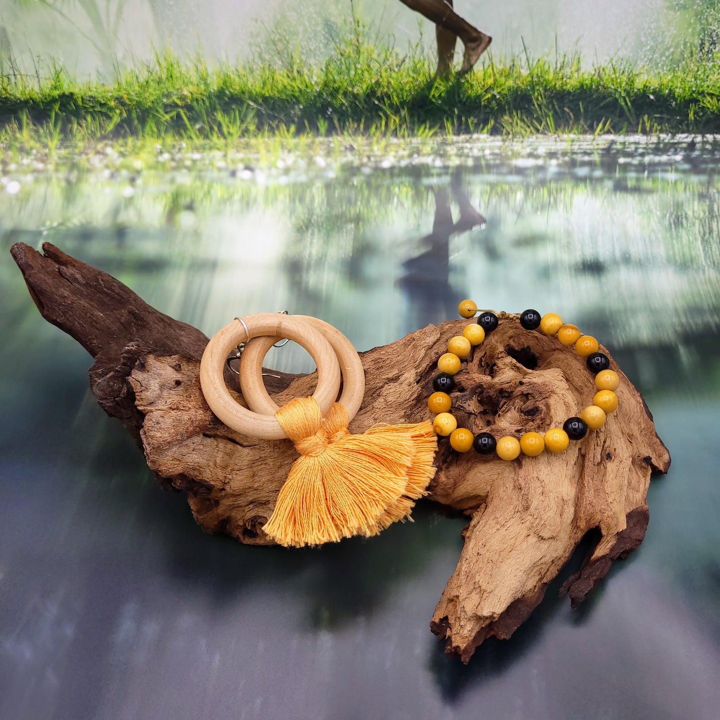 Bumblebee - Yellow Mookaite and Onyx Bracelet